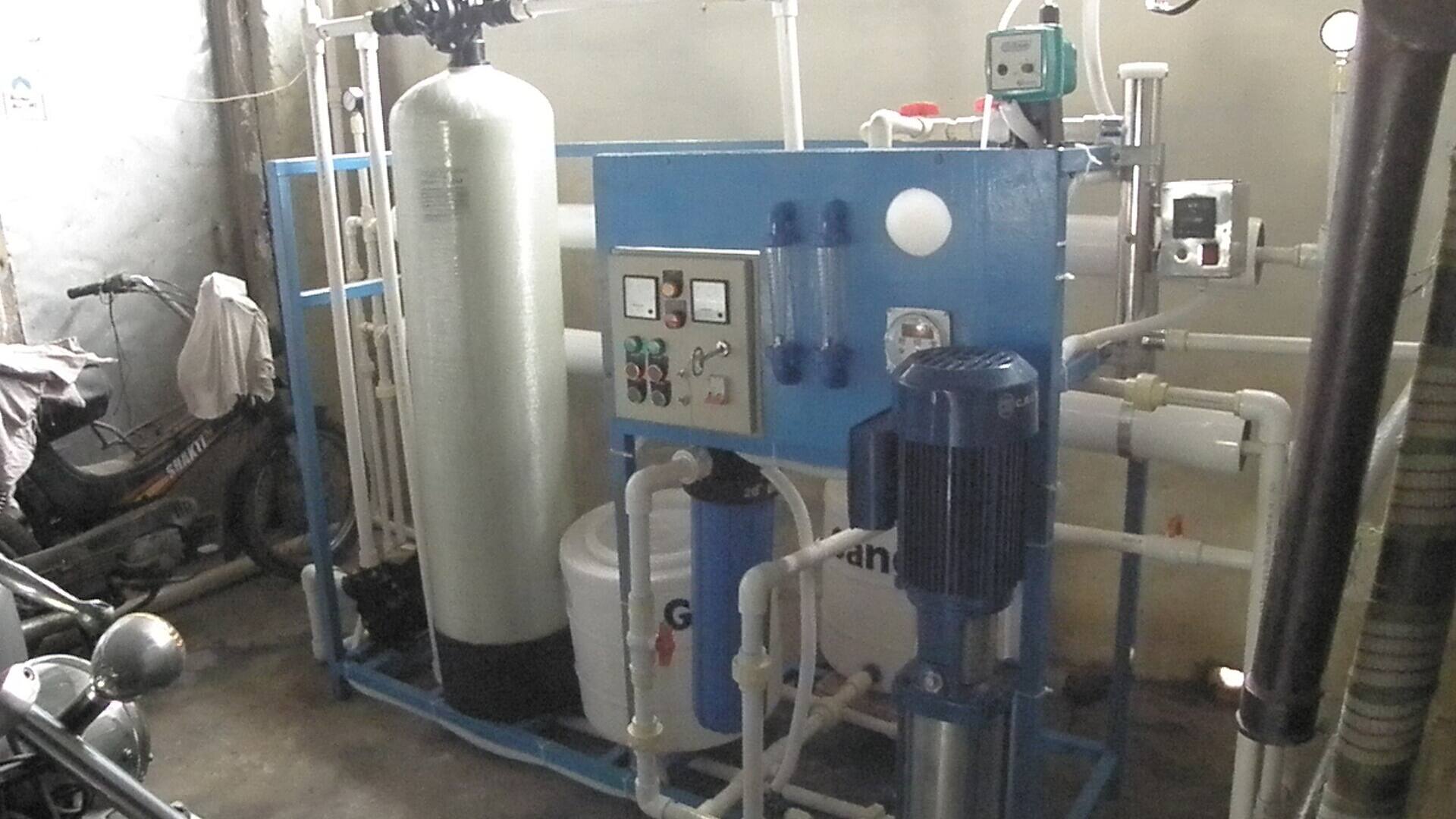 Commercial 1000 LPH reverse osmosis plant
